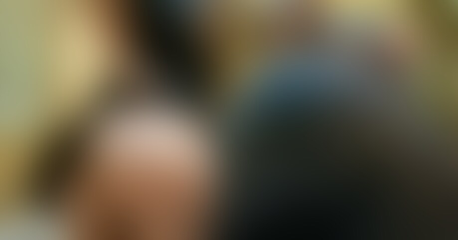 mei女王様と橘碧様の第二弾のコラボ動画

お前はどっちのおしりに潰されたいのかしら？

スキニージーンズ越しのおしりかしら？
それとも素肌のおしりがいいのかしら？

色々妄想して本当にいやらしいわね

蒸れてシャワーを浴びてないわたし達のニオイのたっぷりするおしりに潰される妄想を巡らせて果てるがいいわ (2/2)