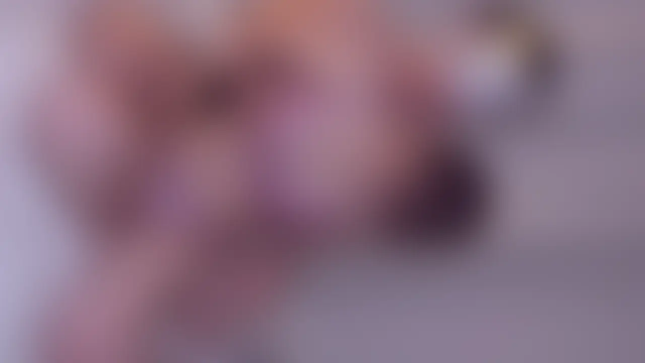 普段は某有名カフェで働いてる女の子
接客中でもムラムラしてしまうくらい性欲が強くて困ってるらしい
オイルマッサージを受けるのは初めてで焦らして焦らして最後にイキ狂いたいと要望を受けたので
たっぷりイかせてあげた (2/2)
