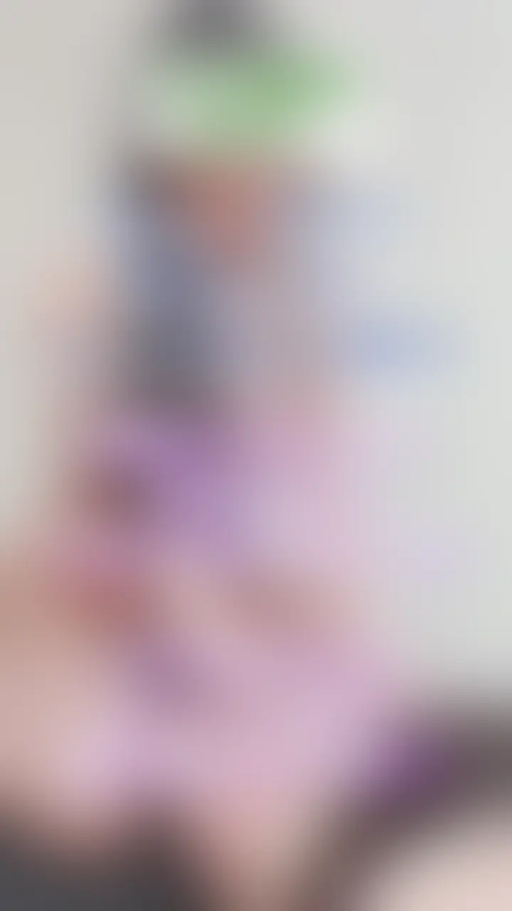 【ナミと騎乗位5分半!】
ねぇ、ナミに
おちんちん
入ってるトコ見て
我慢できなくって
お客さんの
入れてもらっちゃった
ナミのあそこで
せーしいっぱい
搾り取っちゃった♡ (2/2)