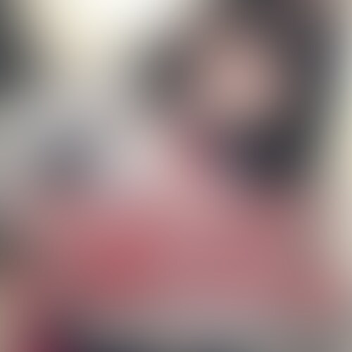 男子に「どっぴゅんと言い続けて」と
お願いされた女子大生。
お願いされると断れない性格の彼女は
「どっぴゅっん」と言い続けてあげることに。
すると男子はおもむろに股間をまさぐり出し
今度は「シコシコどっぴゅんと言い続けて」とお願いをする。
意味の解らない彼女は怪訝に思いながらも
「シコシコどっぴゅん」と言い続けてあげる。
すると我慢できなくなった男子がついに
おちんぽを露出させシコシコさせてしまう。
ここへきてようやく男子の思惑を知る女子大生。
「おちんぽシコシコどっぴゅんと言い続けて」と最後にお願いされ
Sが開花した女子は「仕方ないなぁ」と言いつつ了承してあげる。
「おちんぽシコシコどっぴゅん」「おちんぽシコシコどっぴゅん」。
繰り返し言われると男子はすぐイキそうになる。
「ほらほら精子出しなさい」
「イッてイッてイッてイッて!」
「おちんぽどっぴゅんさせてよぉ」と追い込まれ
男子は大量射精してしまう!
どんどん新作動画を公開していきます!
サンプルを気に入りましたら
「いいね!」「フォロー」「入部」をお願いします! (2/2)