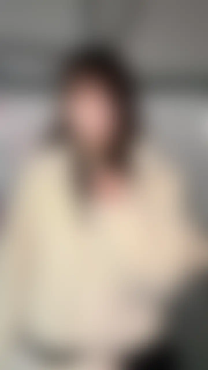 【No.49】

TikTokの企画としてクイズに参加してくれた女の子は
どこまで脱ぐのか？😎

今回協力してくれたのは元ダンス部女の子
運動部だった彼女のスタイルが良過ぎた😎
嫌がりながらも最後は... (2/2)