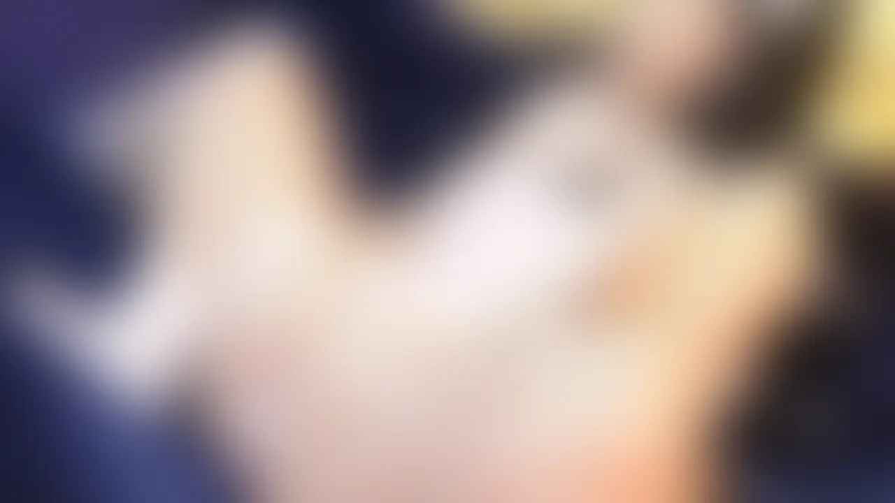 素人アルバイトMAGAZINイマドキJDのお手軽案件02「完全顔採用イベントのちっぱい&巨乳!おっぱいだーいすき」
かつての過激イベントの潜入モノとは違い今回はパフォーマンスよりも顔面偏差値重視のイベントです。正直今回登場の女性はアイドル級です。実際老舗メイド喫茶の看板娘やガールズバーのナンバーワン女性などもスキマ時間という理由で参加しています。
とはいえ、下着モデルとかですむような生易しい時代でもないので乳首もさらけ出してもらってます。自信なさげにそのこぶりなおっぱいを露出しまして、かるくコリコリといじるようすがエロいです。ちっぱいなのが清純ぽくて高得点。またそれと対照的なIカップクラスの美女も登場。自慢の巨乳を自ら喜んでカメラマンに差し出しています。
それはすばらしくおもわず最接近!。
後半、観客のノリのよさに気分をよくした美女のひとりは、たかぶってしまい、おもわず鬼のように衣裳のパンティを陰唇にくいこませ満面の笑み。
いたいくらいのくいこみくらいで、これで陰唇がはみ出ないのが不思議でしょうがありません。それくらい綺麗な陰唇なんでしょう。
分数17分16秒 (2/2)