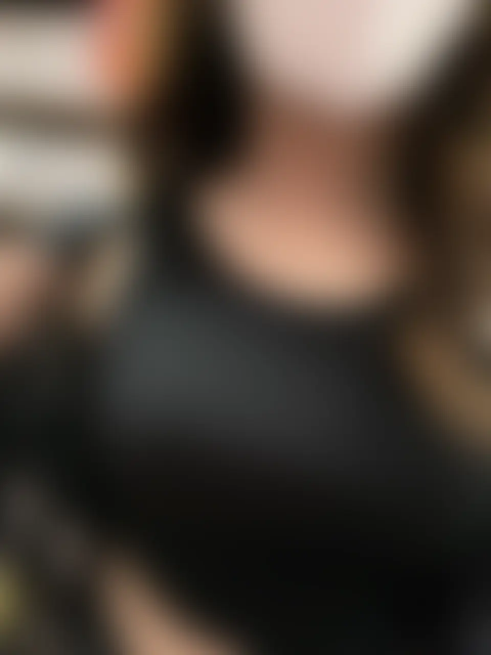🫥(ゆう)「昨日アダルトショップ行った時に撮った写真４枚です♡ 私にはまだまだハードル高くて何の成果も得られませんでした😭」の投稿サムネイル