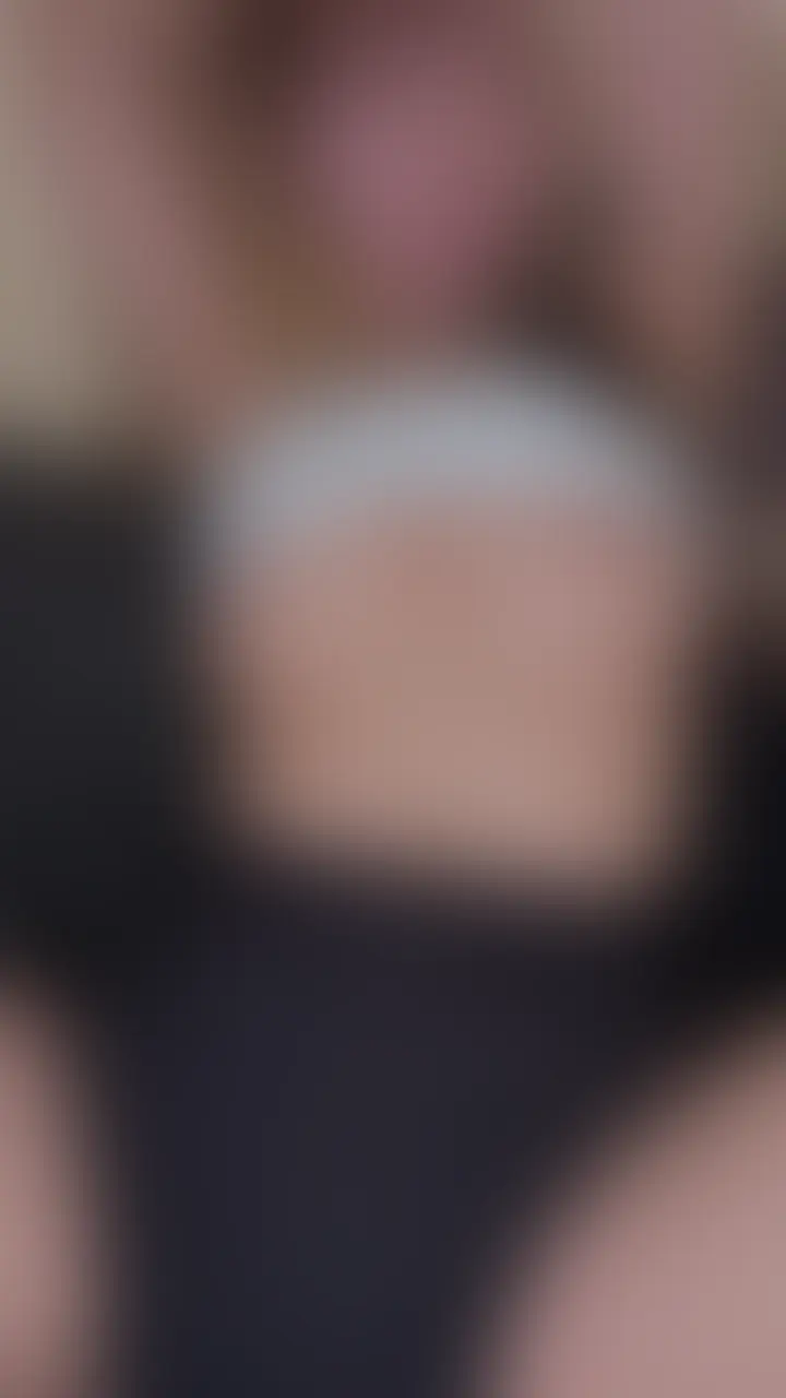 彼氏いるくせに、乳首見ちゃダメな理由が「恥ずかしいから」なの可愛すぎる。こういう強がりは、だいたい中身は欲しがりドMです。
【本編顔出し7月17日17:00公開】
インターン初日からガードゆるゆるだったので、そのまま飲ませてお持ち帰り。彼氏持ちでも股が俺に浮気したがってたので、奥までたっぷり中出ししてあげました、、、 (2/2)
