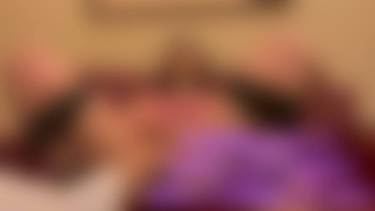 人妻Meeちゃんを手マンとバイブで痙攣絶叫させた動画 (2/2)