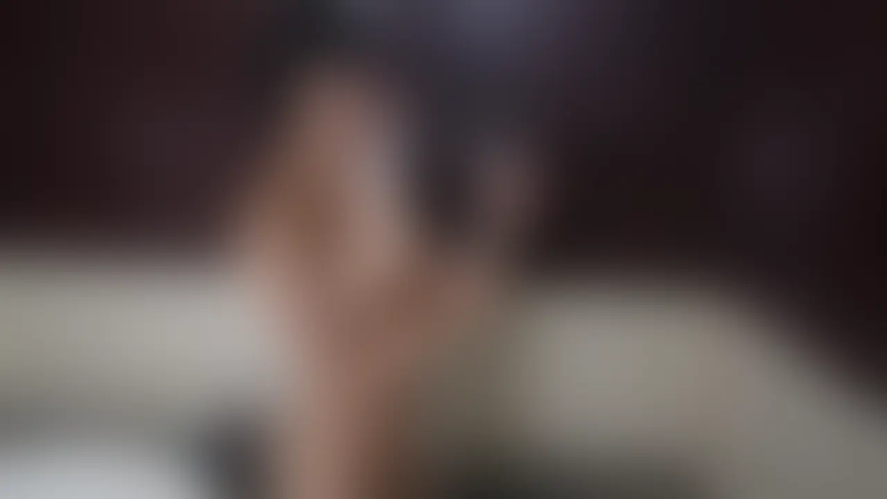 【シャワおな×ふちおな】いきすぎ注意♡ 水圧で…フチでびちょ濡れえち声反響オナニー♡【No.11】
お風呂でえっちなオナニー
しちゃいました…🛁💓
シャワオナめっちゃ気持ち良くて
ビクビク震えちゃった🙈
今度はお風呂のフチにすりすり角オナ♡
ヤバっ気持ち良すぎて腰が動いちゃう…
せっかく体洗ったのにアソコが
ビチョビチョに濡れちゃった🐳
いっぱい見て
一緒に感じてくれたら嬉しいです♡
※完全顔出し (2/2)
