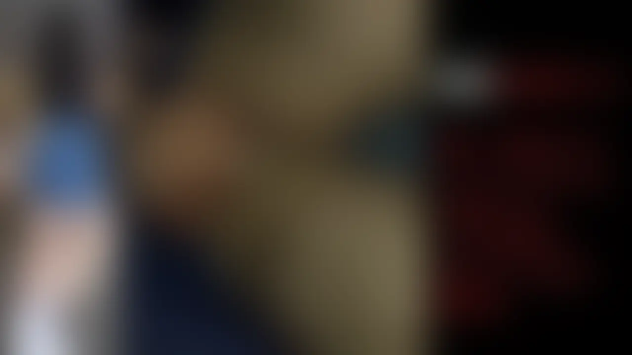 狂信者 #33【★4】デニムミニスカ少女に激しく抵抗されながらも生マン成功
試行錯誤の末、遂に捕らえることができた貴重な映像。
今回のタゲはくびれがエロいデニムミニスカ少女。警戒感も薄く、簡単に背後のポジションを確保。
しかし、乗車後スカートを捲ろうとすると強めの抵抗を見せる。
最初はスカートの裾を抑え、捲られないようにする程度だったが、生パン越しにムチ尻を触っていると手を直接払いのけるように。
激しい攻防の末、最終的には生マンに成功。地雷が爆発する前にそそくさと退散。 (2/2)