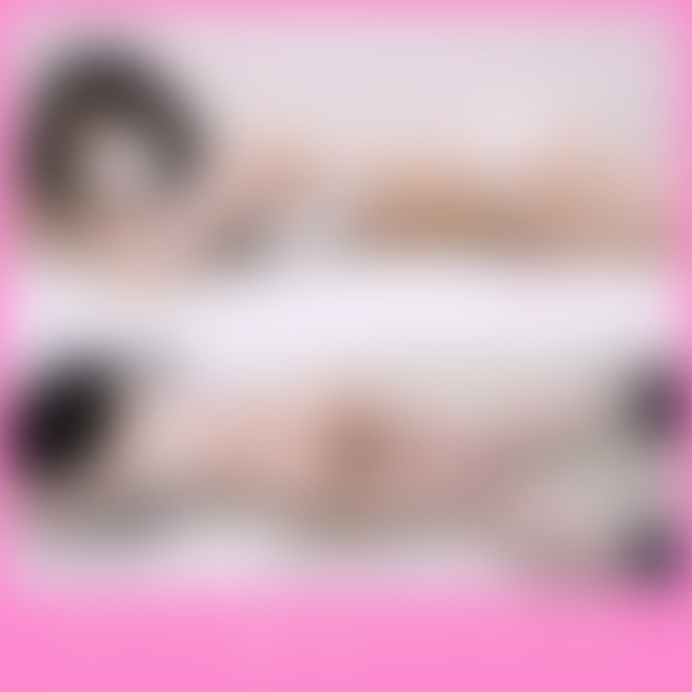 床オナを真上から撮りました😅
みなさん、こんにちは😊💕
ちょっと前に友達と話してた時、「床でする人がいる」って教えてもらったんです😳 
床でする…？最初は全然意味がわからなかったけど、動画を見せてもらってびっくり！😮✨ 
「角でする」っていうのは聞いたことあったけど、平面ってすごいなって思って、友達と「どこでもできるね〜！」って笑ってました😂💫

それで、、私もその"床"に挑戦してみることにしました！🤔 
こんなことできるの？って半信半疑だったけど…できました（笑）😳 
人間ってほんとにすごいなって思います✨ (2/2)