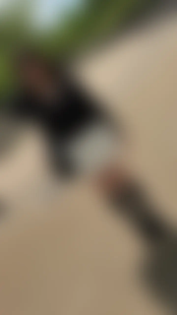 3月に卒業したL●Kの天使スマイルちゃん制服の下に隠されていたGカップ美乳を揺らしながらはじめてのアヘ顔潮吹きセックス…
※親や大学の友達にバレ次第即削除します。
--詳細--
こんなに可愛いL●Kちゃん、もし同じ学校だったら絶対好きになってた。
服越しでもわかる大きなGカップと抜群のスタイルに加え、肌の圧倒的透明感。「私もイってみたい」と卒業した次の日にフォームを送って会いに来てくれたSちゃん。
学校ではめちゃくちゃ優等生で成績も良かった彼女、勉強も部活も手を抜かず頑張ってきた真面目な一面からは想像のつかない、本当はえっちなことに興味深々のど変態ちゃんでした🤫
スタバを飲みながらお散歩していた可愛い姿からは想像できないアヘ顔と潮吹き🐳Gカップ美乳を揺らしながら"ガチ"でイっちゃう姿がたまらなくエロかったです。
もうこの子以外で抜けなくなるので覚悟して見てください。 (2/2)