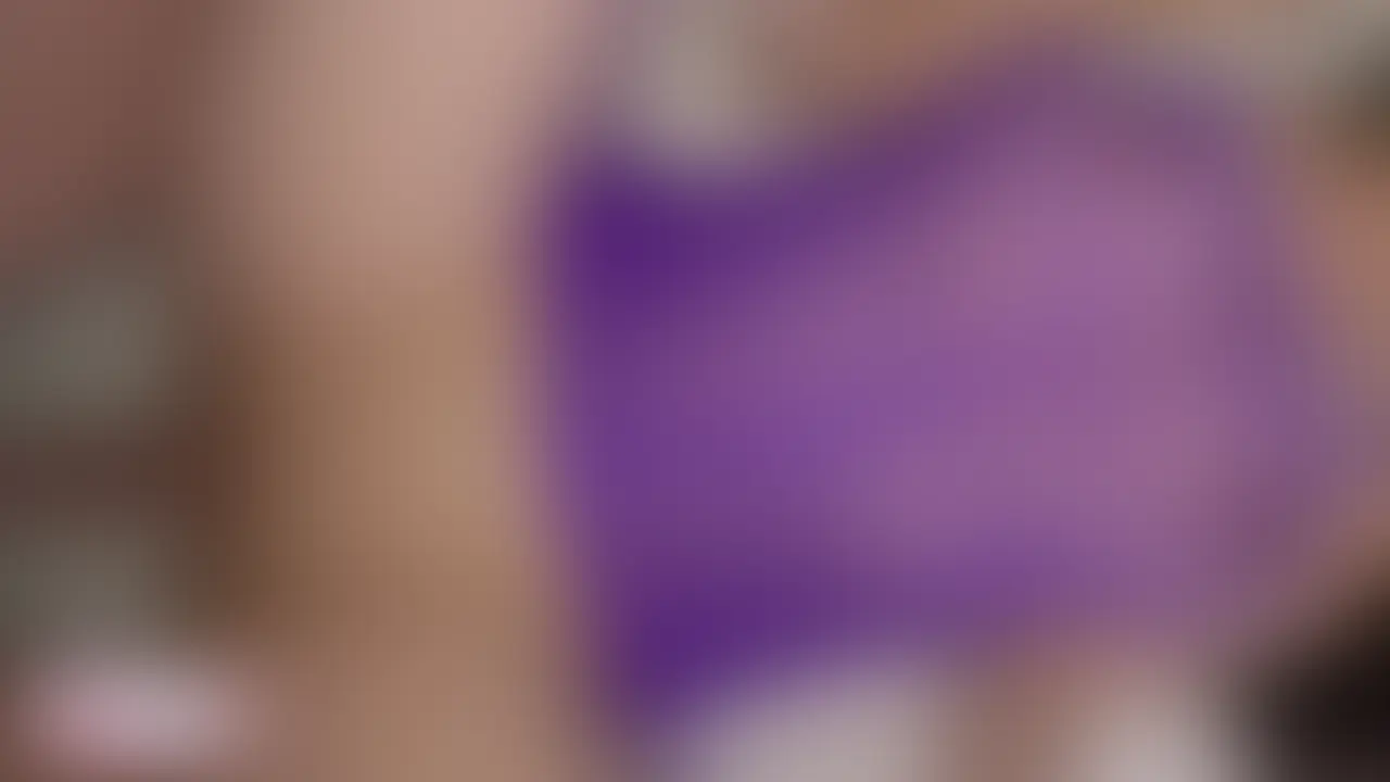 【生ハメ&顔射】
全身網タイツを着てベッドに横たわる彼女。
彼と抱き合いキスしながら始まっていく。
ローターでオナニーたり、クンニ、手マンでアソコをグチョグチョにされてから生ハメ。
大好きな寝バックで奥まで突かれ何度もイカされる。
正常位でガンガン突かれながらおっぱい丸出し。
最後は、お願いされて口元に顔射されちゃいました。
She lies in bed wearing fishnet stockings all over her body.
The story begins with her hugging and kissing him.
She masturbates with a vibrator, and then he makes her pussy wet with cunnilingus and fingering before having sex without a condom.
She gets pounded deep in her favorite position, doggy style, and cums over and over again.
Her breasts are exposed as she gets pounded hard in missionary position.
At her request, he finishes by cumming on her mouth.
她躺在床上,全身穿著漁網襪。
故事從她擁抱親吻他開始。
她用震動器自慰,然後他用口交和手指愛撫讓她的陰部濕潤,之後兩人無套性交。
她以最喜歡的後入式被狠狠地抽插,高潮迭起。
在傳教士式中,她被猛烈地抽插,乳房暴露在外。
應她的要求,他最後射在了她的嘴裡。
전신 그물 스타킹을 입고 침대에 누워 그녀.
그와 껴안고 키스하면서 시작된다.
로터에서 자위하거나, 쿤니, 손가락으로 아소코를 구초구초로 하고 나서 생하메.
사랑하는 잠자리로 안쪽까지 찔려 몇번이나 오징어된다.
정상위에서 강간 찌르면서 가슴 둥근.
마지막은 부탁받고 입가에 얼굴을 쏟아 버렸습니다.
☆動画時間39:33
※サンプル動画はバレ防止の為、画面が拡大してあります。
Creampie/中出/크림파이/Cowgirl/骑乘位/기승위/Couple/情侣/커플/Beautiful Breasts/美乳/미유/Big Boobs/巨乳/거유/Pale Skin/色白/백색 피부/Raw Sex/生插/생섹스/Missionary Position/正常位/정상위/Homemade Porn/偷拍/하메토리/Blowjob/口交/페라/Amateur/素人/아마추어/Cunnilingus/舔阴/쿠니/Boobs/胸部/가슴/Massage/按摩/마사지 (2/2)