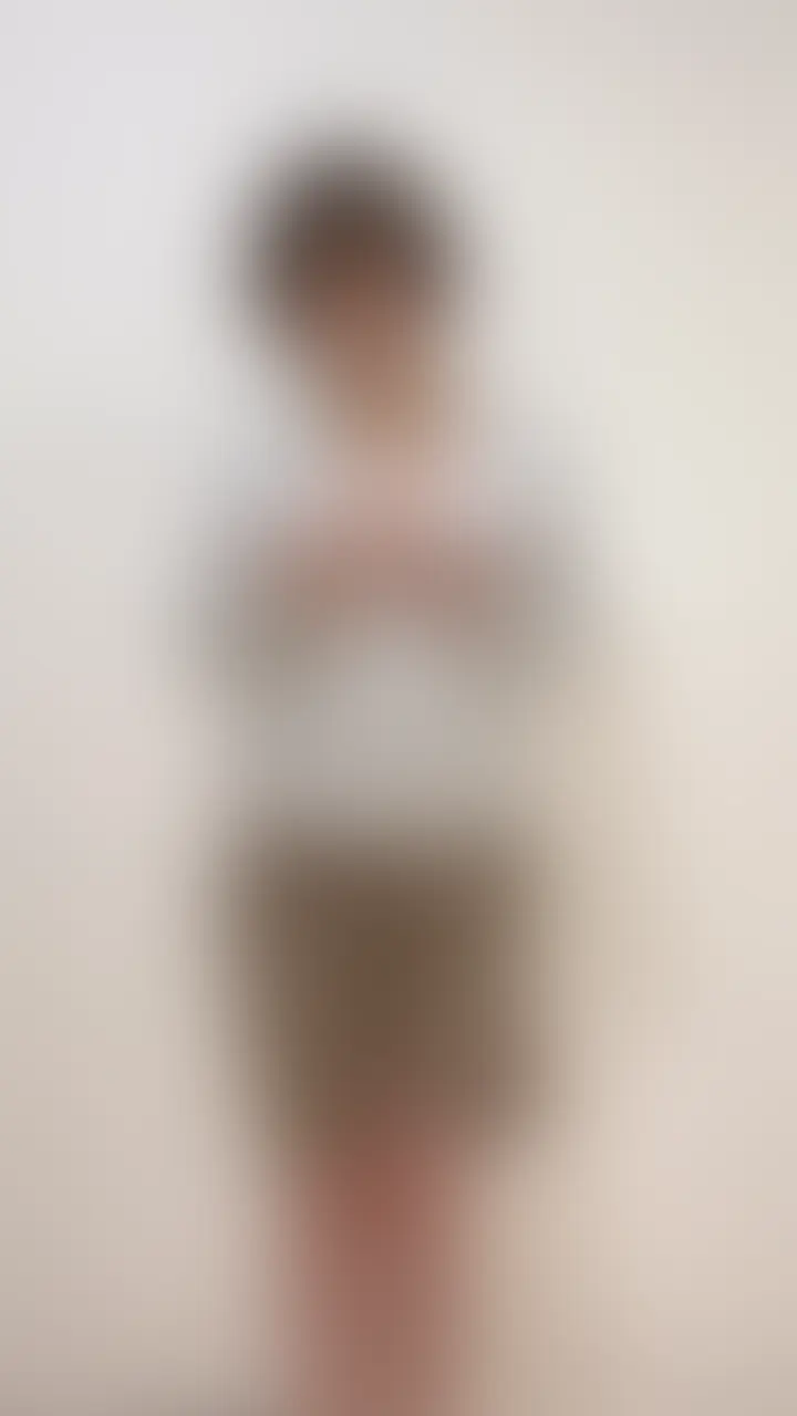 はじめに「いいねと保存」ちゃんとしてくださいね?🫣💕
【顔出しありver】
最初は軽く触ってただけだったのに…
立ったまま、自分の動きにどんどんのぼせてきちゃって。
誰にも触れられてないのに、
足が震えるくらい気持ちよくなってた…
こっそり見ても、引かないでくれる? (2/2)