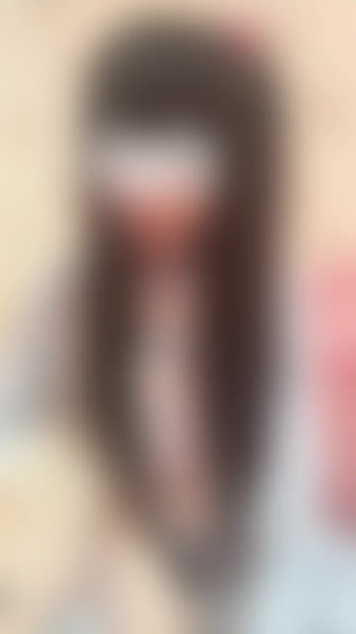 突然妹の部屋にお兄ちゃんが、、フェラして💕
禁断のフェラ動画🩷 (2/2)