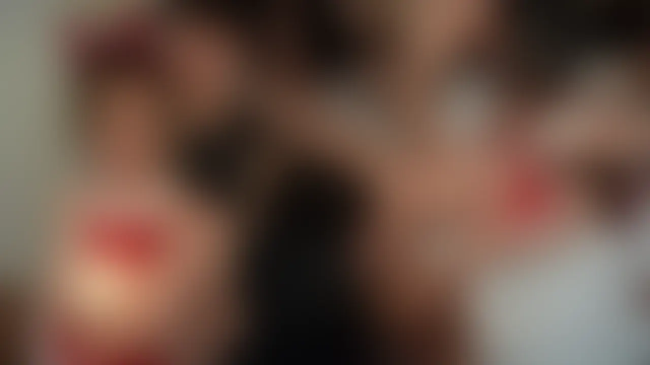 「ひとりの女性を大勢の男性でセックス共有して楽しんでいく性の遊び」 今回、そんなエッチな体験をしちゃったのは、♀ももさん(人妻)です。今までにも企画参加経験はありましてお泊りでの混浴バスツアー体験企画などもありまして色んな男性にセックスされています。今回、間が空きまして久しぶりん企画参加です。プライベートではセフレもいてエッチな事しています。そんな人妻さんを今回も大勢の男性で楽しんでいきました。目鼻立ちすっきり。とても美人顔した女性です。 (2/2)