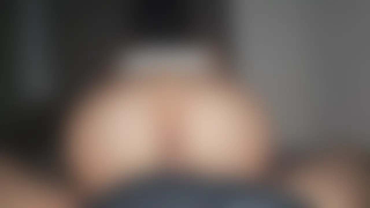 【素人ハメ撮り】硬くて太いおちんぽを背面座位で奥までどちゅどちゅしてはめました🤍
膣奥でドクドク射精されておまんこ精液だらけで興奮しました......ぎこちない腰使いをお尻を見ながら堪能してください🤍
約３０分ほどあります、後半はおまけです🤍 (2/2)