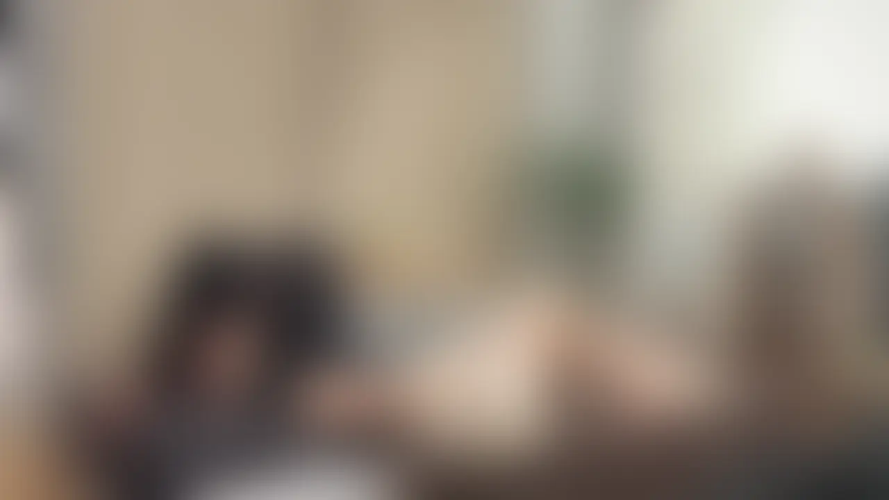 【本編完全顔出し】
巨乳のバイトの後輩ちゃんとエッチしちゃいました、、
「家遊びに行ってもいいですか?」ってあっちからエロがってきたのでバチボコ犯してあげました。 (2/2)