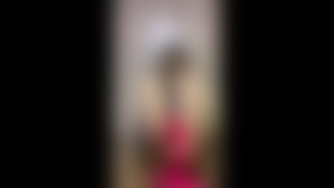 メイドコスプレで、スライムを足で遊びます。 (2/2)