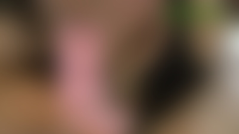 こんにちはモモンガです
最近ツィータで募集かけたら応募してきた女の子
まずは面接でどんなエッチできるか実技試験
ぽっちゃり体型なので僕の好みからは外れているのですがギャルサーの面接も含め僕は面接では
必ずオマンコの具合を生で調べる事にしています
まあ生でオマンコの具合を調査したら必ず中出しまでしてしまうのですがwww
この女の子も生でオマンコの具合を調査
かなり締りの良い子で気持ちよいオマンコの持ち主
そんな訳で溜まってた精液を遠慮なく思いっきり膣内にぶちまけてからのフェラチオ実技試験へ
試験では射精し小さくなったチンポを勃起させる事から開始
この作業ってフェラチオが下手な女の子では無理なんですよね
この子はそれをあっさりクリア
チンポの扱いが慣れていてチンポは瞬く間にフル勃起
そこからはこの女の子のフェラチオテクニックを思う存分に満喫
圧巻なのがバキューム音立てフェラチオ!
この音を聞くだけでも勃起もの!
一体何人の男を咥えてきたのか!!wwww
その極上フェラチオに僕のチンポも限界に近くなり女の子の口の中に射精!
射精する前に「射精中も口を動かして」っと言っておいたので口内射精の間も絶えず刺激を与えてもらい
腰が引けるくらい強烈な快感が!
皆様ももしフェラチオ口出しされるチャンスがありましたら是非試してみて下さい
そんな口内射精が終わり柔らかくなったチンポを口から抜き射精された精液をチンポにダラーっと垂れ流し
今回の面接終了!
動画は固定カメラ2台+接写カメラ+手持ちカメラによる動画で射精5秒前から射精カウントダウン表示!
是非ご覧頂ければ幸いです (2/2)