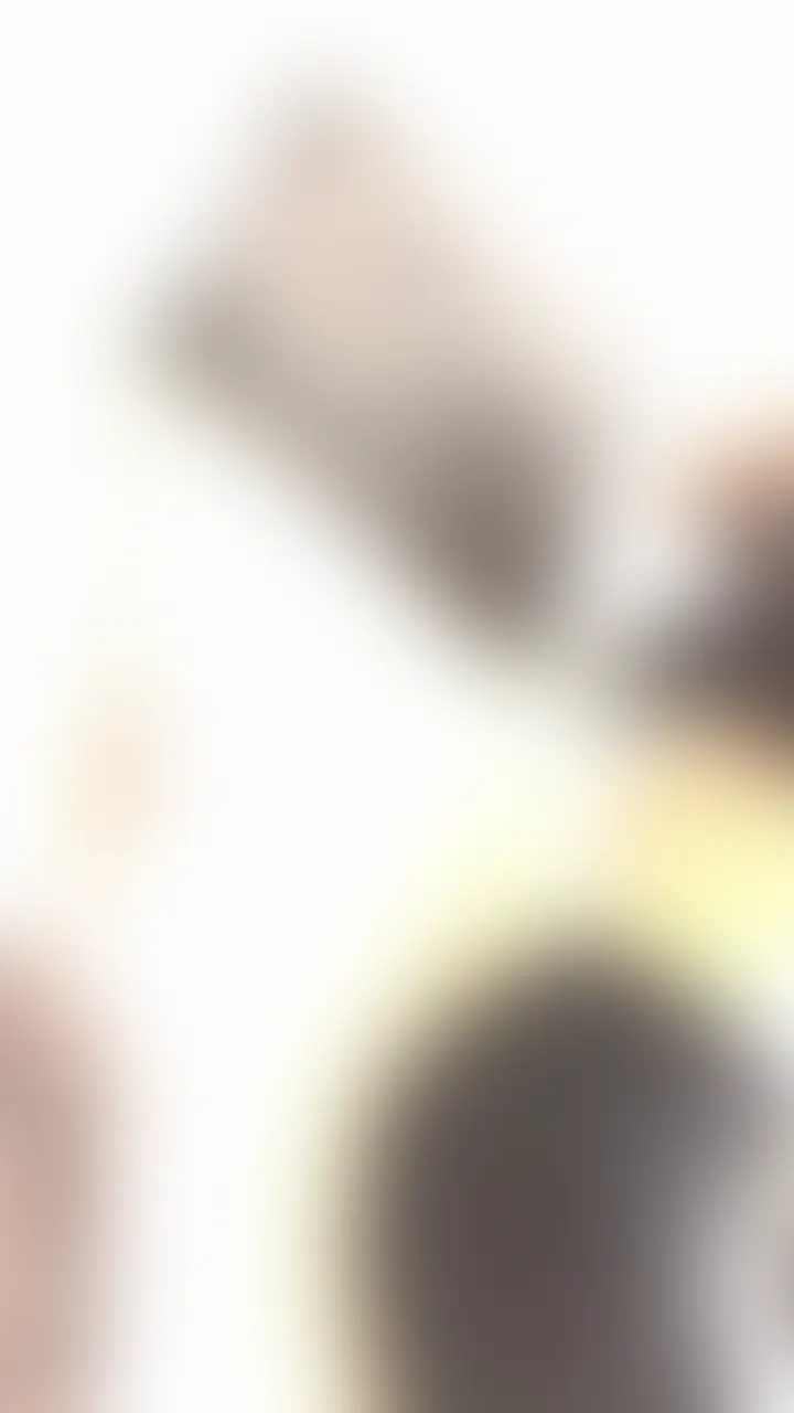 縦撮りversion
いいねしてくれた方に抽選でDMにて動画をお送りいたします。

ギャルJD、初めてのカメラに従順対応 ― 密室撮影。
「え、ホントに撮るの？…まぁ、いっか♡」
軽く笑って見せたけど、どこかぎこちない表情。
慣れてる風なのに、カメラを向けられると目をそらす――
そんな“初めて”の空気がたまらない、ギャルJDの従順撮影、始まります。

派手な見た目と裏腹に、カメラ慣れしてない初撮影。
露出が進むにつれて、声も小さくなっていく彼女が愛おしい。

「こっち向いて」「そのまま脱がないで」――
照れながらも、全部聞いてくれるギャルのギャップが刺さる。

作品に出てくる女性は全て一般の方でございます、他の作品で見ることはございません。

※素人さんですので特定や詮索はしないようにお願いいたします (2/2)
