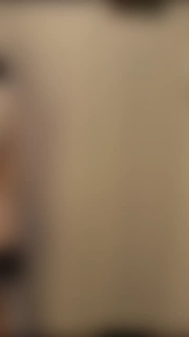 彼女の柔らかな爆乳の揉み心地が忘れられずに更衣室に乱入しちゃいました。
「え…?え…?」とひたすら困惑している彼女を後ろから抱きしめておっぱいを揉みしだきながら股間も愛撫してあげます。
嫌がりながらも敏感になっているクリトリスを刺激されて身体をよじらせながらエッチな喘ぎ声が出ちゃってました。
キスしながらズボンを脱いでビンビンに勃起したちんぽをシゴかせると我慢汁が溢れ出してしまいます。
「これで…大丈夫ですか…?」と健気にシコシコしてくれるので、ひざまずかせてお口の中にも突っ込んであげましたw
頭を掴んでオナホールのように扱ってあげると、苦しそうに涎を垂らしながらフェラチオしてくれて最高に興奮してしまいます。
そのままお口の中に大量発射してあげると、苦そうに顔を歪めながらも必死に我慢している姿がかわいすぎますw (2/2)