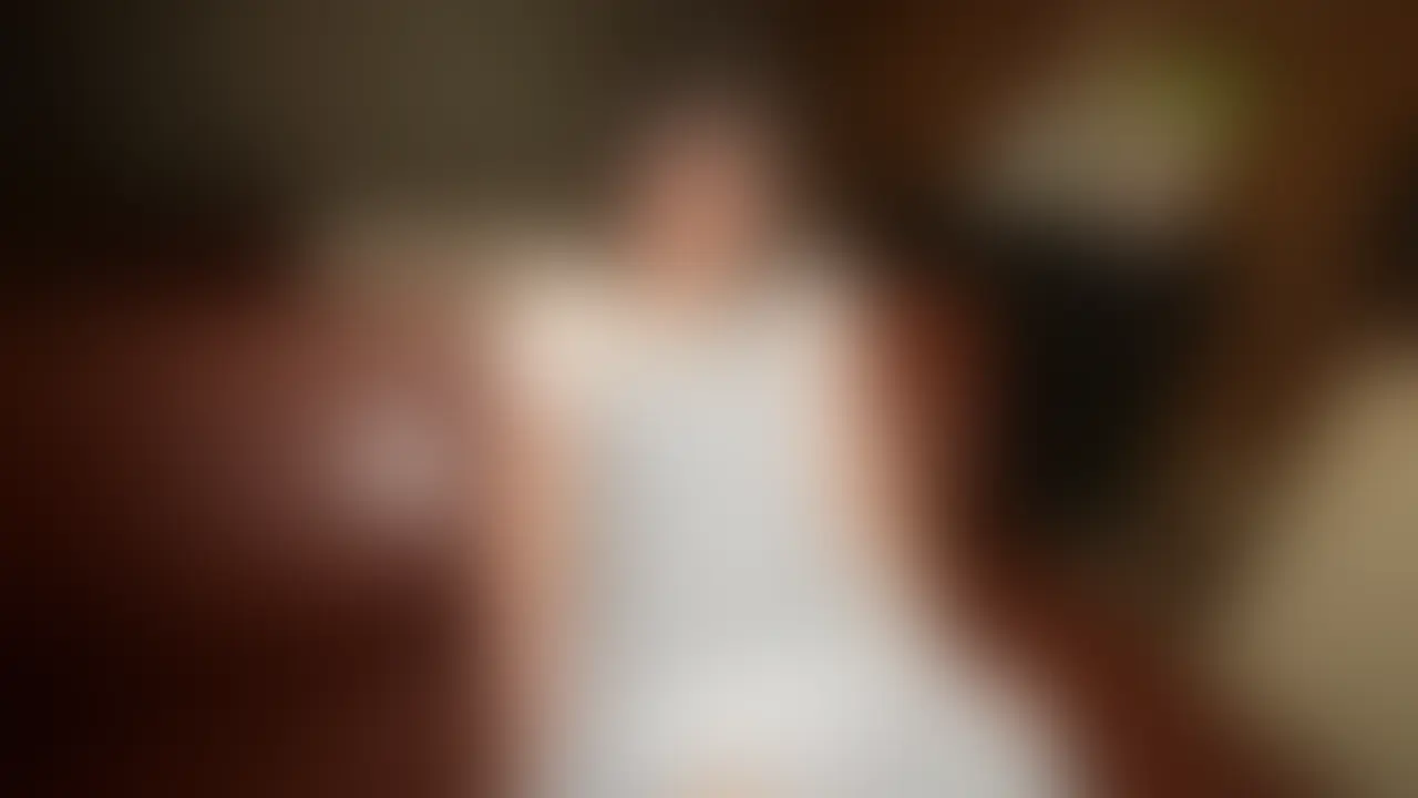 【黒髪美少女ダンサー・台湾出身の19歳、しなやかな身体で魅せる本気エロ】
台湾から来たばかりの19歳。
本職はダンサーで、柔らかくしなやかな身体つきがとにかく美しい。
黒髪ロングの清楚な見た目とは裏腹に、プレイ中は本能のままに乱れまくり。
ベッドの上でもリズム感抜群で、動きがいちいちエロい。
アジアン好き・スレンダー好きにはたまらない一本。 (2/2)