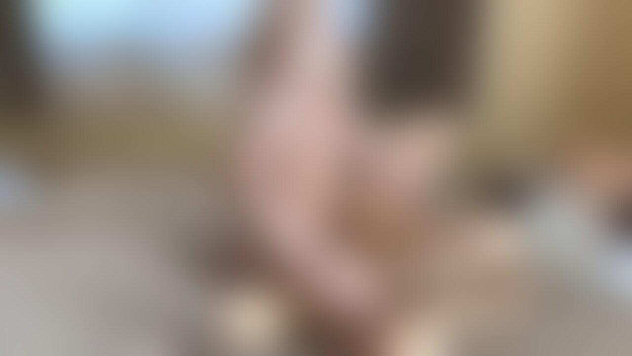 【ひるまからお家で汗かく 後編】(7:43)
お出かけ中ムラムラ我慢してたみたいで、
まだ昼間でお外も明るいのに誘われました。
カーテン越しにお外から見えちゃうかもと思うと興奮しました💕
挿入編です🌟 (2/2)