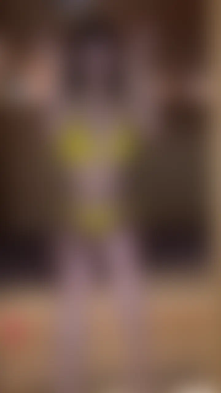 またまたプライベートで仲良いインフルサンサー。
プライベートサウナ行こうって言われたから、動画撮ってもいい?っていったらノリ気で回させてくれました🥺
港区のラウンジで高時給で働いてます笑
田舎から東京に出てきて話してても擦れてなくて結構ピュアな子で、、、ピュアな子ほどマジで変態多い。笑
素直な女のコはみんなド変態だと思います、これ見てる人は覚えててください。🥹
リアルなサウナルームのリアルな下品交尾全て詰まってるので
ぜひ。 (2/2)