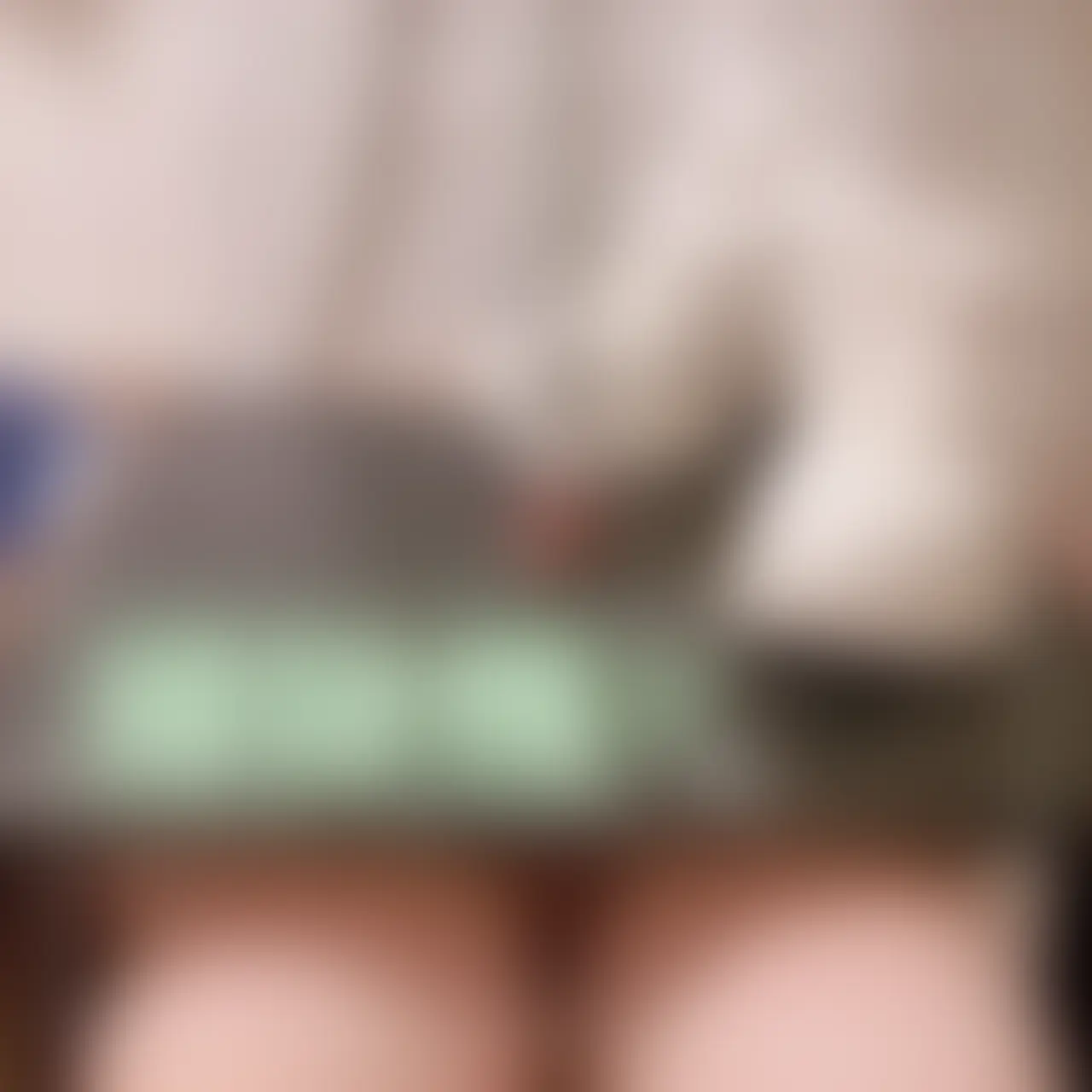 ZOOM IN Ver. ちんこ掃除機吸引×Y2K系統×ルーズソックス美脚×M男×S女痴女
近くで掃除機に吸われるちんこを
見たい人におすすめ♡
上下左右にノズルを動かして
射精誘導してるのがよく見えるね
こうやって掃除機責めのみで
射精させられたら
もう普通には戻れないよ♡笑
引きのアングル(ZOOM OUT Ver.)で全体を見たい人はこちらの動画も👇🏻👇🏻👇🏻💕
https://myfans.jp/posts/1958b54b-9b46-446d-b55d-4952b3b74057 (2/2)