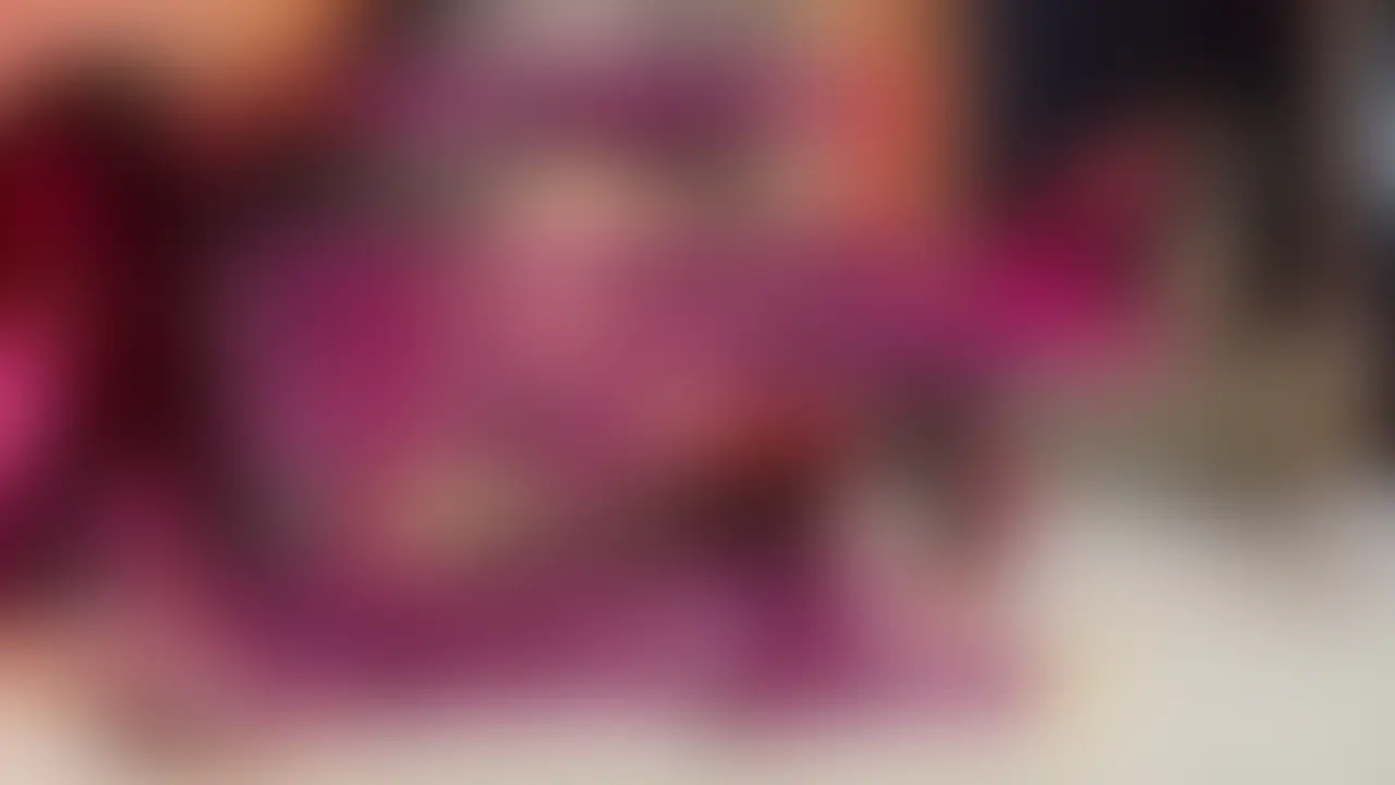 ❤️ペニバン❤️女性優位❤️
極太ディルドを、
バック種付けプレスでガン突き💥
腰が逃げないように、抱き締めて腰振り❤️
途中、
イキ潮もおしっこもダダ漏れしてます❗️
漏れてる様子が、
良く見えるのでかなりエロいです💕
いつも通り、良いオホ声で鳴いてます❤️
ラストはぽっかり開いたアナルを
みんなに見せつけ…
ブチ犯されて、ぽっかり開いたアナル…
みんなに見せつけようね…❤️
あーあ、もう普通のアナルセックスじゃ、
満足できなくなっちゃったね……❤️
メス男子娼年ゆうき
X @yuuki_s0817
https://myfans.jp/yuuki_hentai67 (2/2)