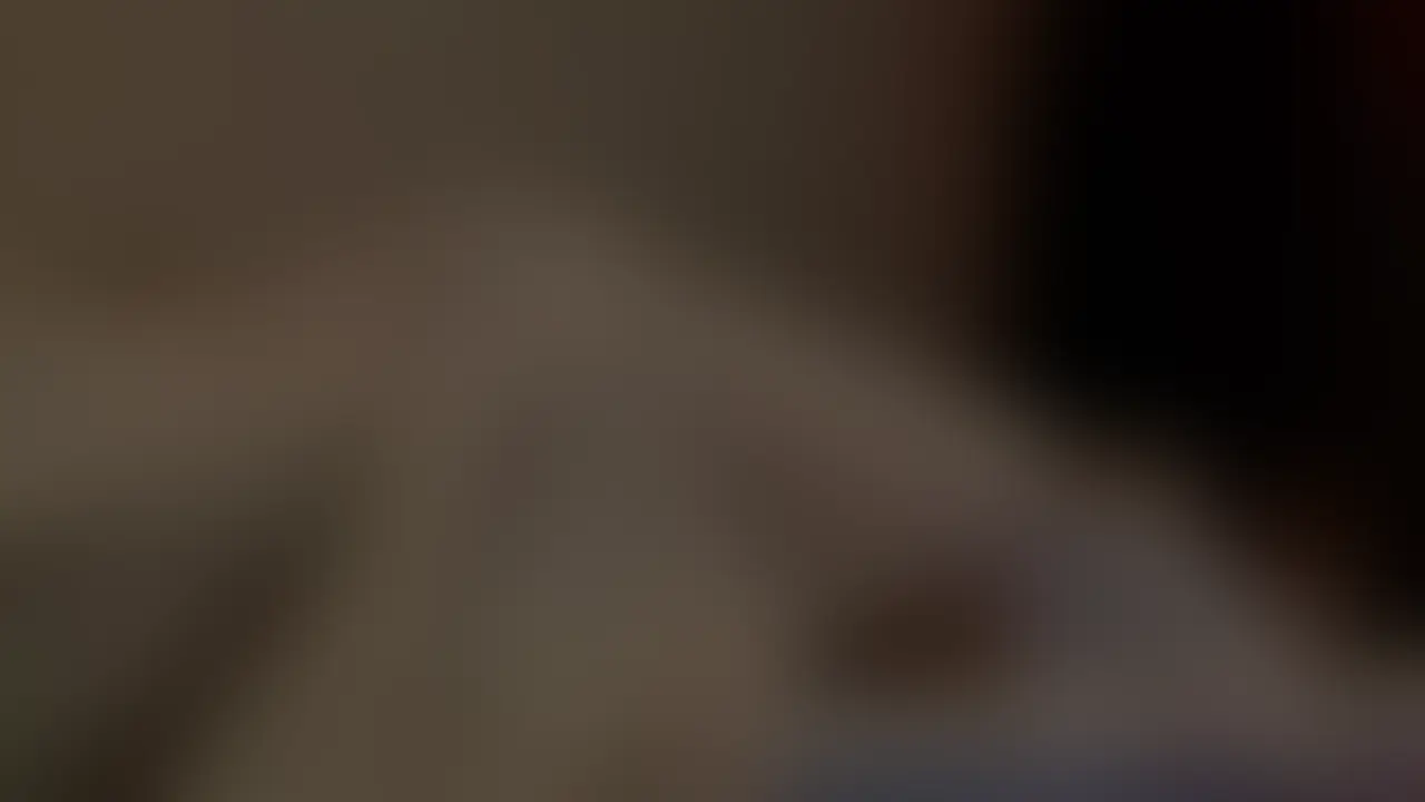 友達が寝ている横で、、、
合宿で疲れて寝ている時にセクハラされた時の動画です、、
命令されるがままフェラまで、、 (2/2)