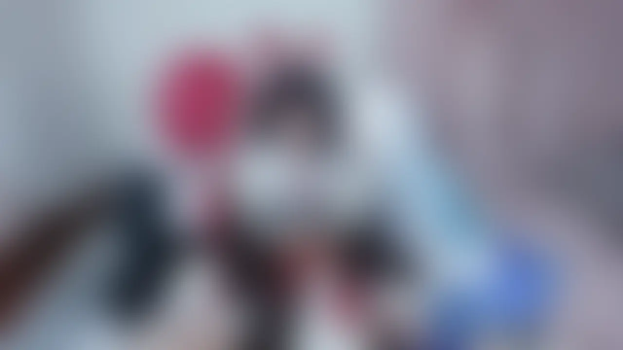 リアルカップルとコスプレ3P♡♡♡
エグすぎるW乳首舐めでメスイキ連発‼︎ (2/2)