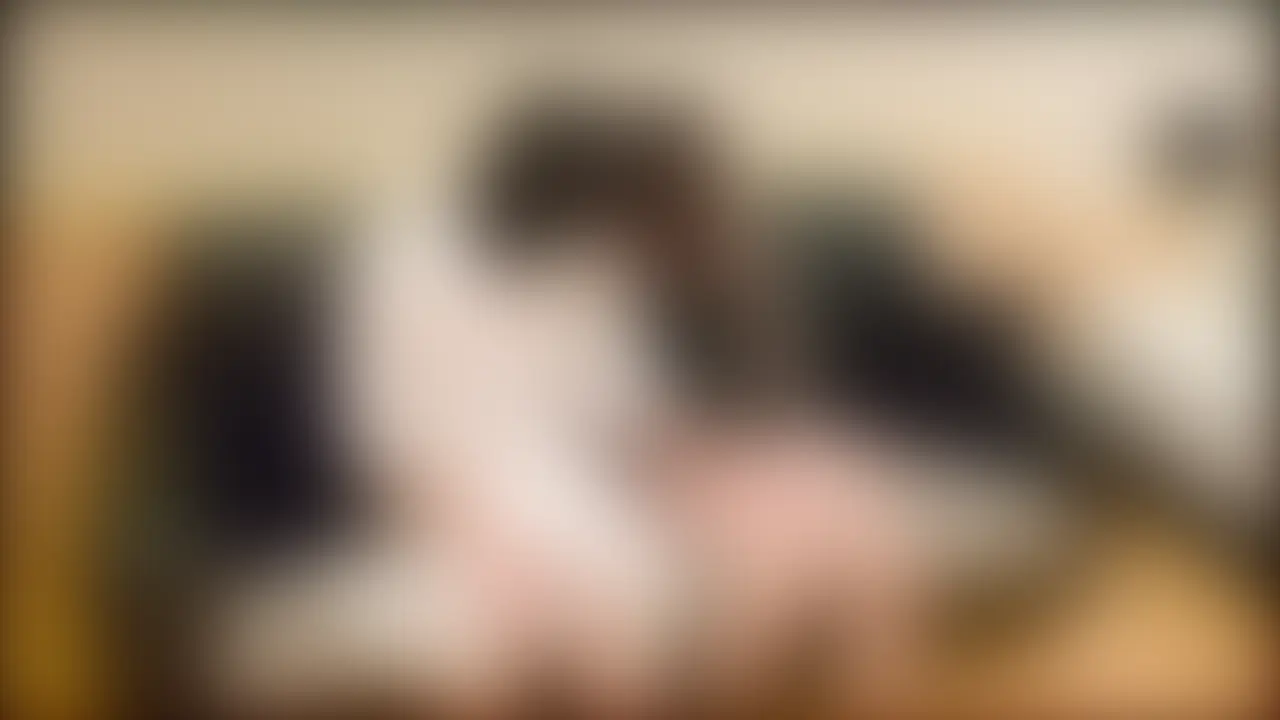 [Cocoacoaファン交流会No.3   人生で今まで経験したことのない最高の射精   Part1]

撮影参加希望の30代既婚のファンの方が来られました☺️
憧れの妻ココアとの楽しい時間を過ごします💓
抱き心地の良い妻を抱いてバックで背中にフィニッシュしますが、気持ち良すぎて妻の頭を飛び越す射精をします💕💕💦
ファンの男性｢いままでの人生でこんな射精したのは初めてですね✨自分の妻とのセックスでもこんな勢いで出た事ありません✨️｣との事です💗
妻のオ○ンコを気に入って頂けたようです☺️ (2/2)