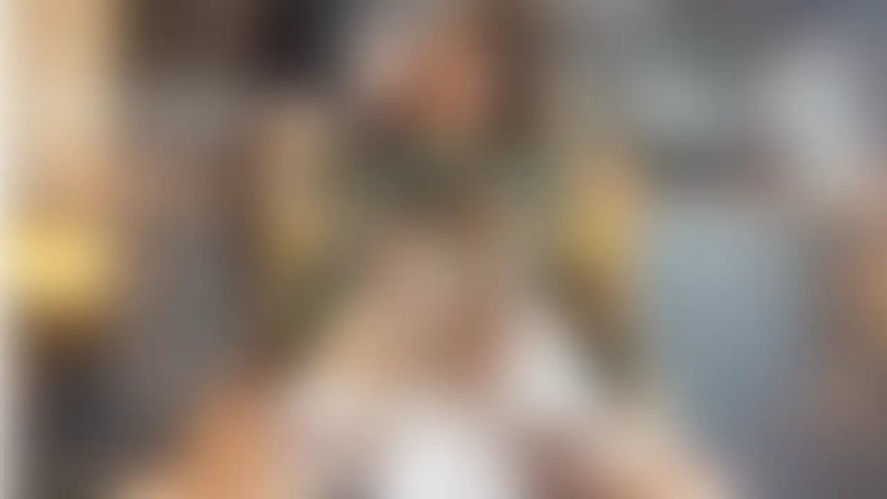 イかされまくり‼️全裸で密着…超過激レズSEX🩷
MiaとMion、2人で重なる特別な時間…🫣💗
最初は軽く触れるだけのキスから、少しずつ熱が深くなっていく…💋

距離が近づくたびに、呼吸も乱れていって…
そのままお互いを求めるように、触れ合いが止まらなくなる🫶💦

理性がほどけていく中で、何度も波に飲み込まれて…
甘さと快楽が重なり合う、濃密すぎる2人の時間🩷

とろけるように絡み合う、限界まで高まるレズコラボ❣️ (2/2)