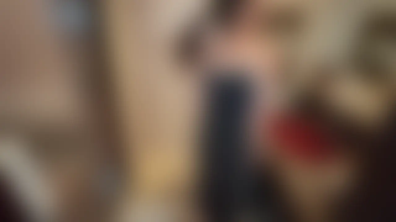 【本編完全顔出し】
人妻さんの裏顔。
見た目通りスタイル抜群美巨乳でセクシー。
さらに極め付けは未処理の陰毛、そそられます。
触るとすぐにグチュグチュと感度抜群の神穴でした。
フェラもねっとりタップリ濃厚でフル勃起状態に。
素股からの生挿入、締り最高、見晴らし最高。
最後はお掃除フェラまでしてくれました。
最高の瞬間でした。。。 (2/2)