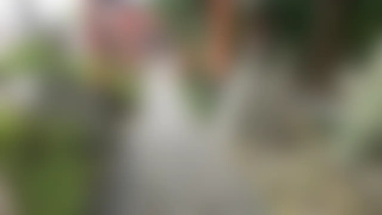 神社で働く清らかな巫女が舞を披露♡
部屋に呼ばれた巫女は自分の全てを奉納します❤️
清らかな姿でちんこをしゃぶり、騎乗位で乱れながら射精へと導く姿は神々しく最高にエロい☺️ (2/2)