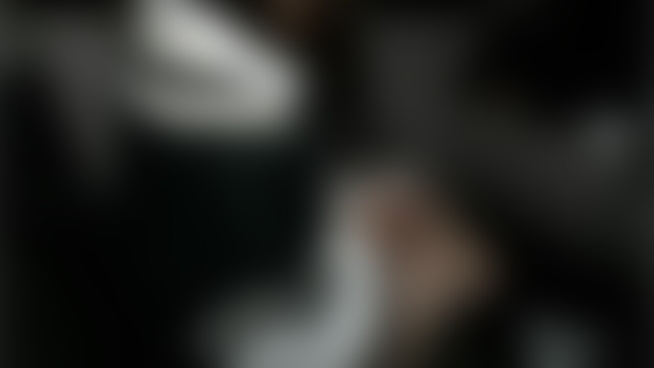 ファン限定フル動画】🎁

【素人】彼女とドライブしに田舎の誰もいないところに駐車してたわいもない話をしてたらお互いになんかシたくなってきたね！って言いながら彼女のパンツに手を潜らせて手マン・フェラ・カーSEXしました。 (2/2)