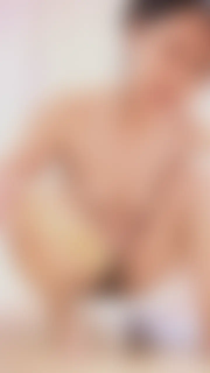 【本編顔出し】
恒例の変態オナニー
最後は盛大に中イキしてます (2/2)
