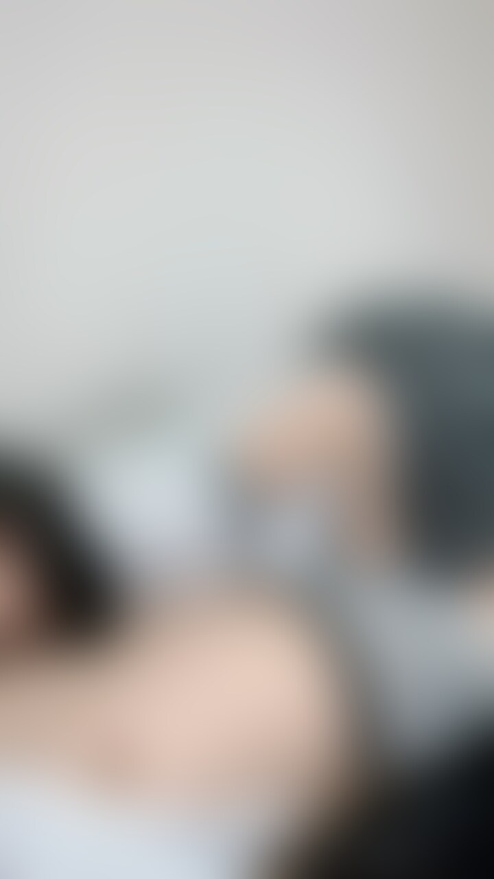 縦動画★半分顔出しで乳首舐め&手コキ (2/2)