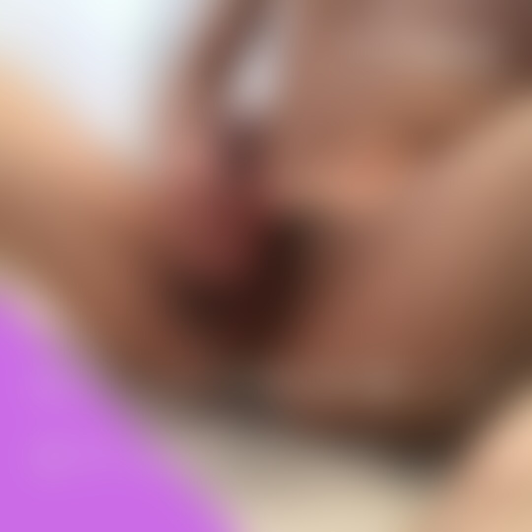 ポケットテンガを使ってオナニーしてみました!
僕は普段TENGAを使ったことがほとんどないため新鮮な感覚でした。お風呂でぐちゃぐちゃになるところと潮吹きもあるので是非見てくださいね🐳 (2/2)