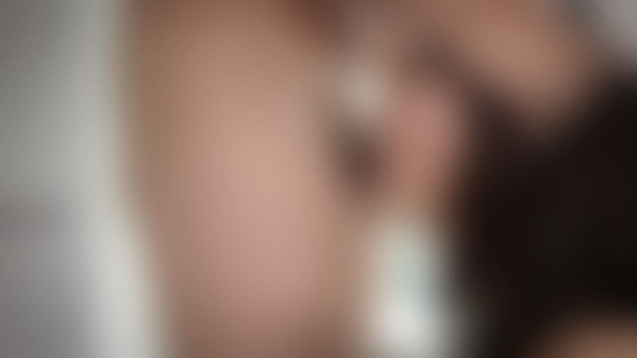 お金に目がくらんだ女は何でもする。ガラスに巨乳押し付けて立ちバック！お構いなしに膣内に精液発射ありがとう。中出しさせてくれるだけじゃなく妊娠してね (2/2)