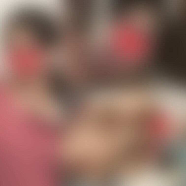 【唾液まみれのベロキス性交】極上痴女の美鈴ちゃんと顔舐め濃厚接吻&中出しセックスをしている件【凄テク接吻】
俺たちの身近にいるエロそうでイケてる女を皆様に紹介する企画!
今回は、美鈴ちゃん(#6)です!!
美鈴ちゃんは、俺の友達のスケコマシの徹君と付き合っている久美ちゃん(詳しくはAkiTube Channel久美ちゃん作品参照)と親友&デカ尻ボインなエロBODYの持ち主で、都内でショップ店員をしている美女さんです!
(徹君とはいわゆるセフレ関係です!!)
最近は、ヤリ部屋に出入りするようにもなり、俺たちとも関係を持つようになりました!
【友達の久美ちゃんの販売動画】
https://myfans.jp/posts/c3fee7c2-20cb-421c-856a-66d64db94fca
【前回の美鈴ちゃんの販売動画】
https://myfans.jp/posts/3919d396-5ace-4a36-bc09-3990a3be12a5
今回は、キスが大好きな美鈴ちゃんにキスに特化したセックス動画を撮らせてもらう運びとなりました!!
(気の強さは相変わらずで、最近は、痴女になる事にハマっているみたいで痴女モードでのSEXとなります(笑)!)
エロの流れは、始めからベロ出し全開で、フルスロットルな唾液まみれのベロキスを展開!
途中、自ら唾液交換&顔舐めまでしてくれます!!
おっぱいを弄って、どんどんエロを展開しようとするが、主導権を譲らずに、ひたすら痴女モードで濃厚接吻を求める美鈴ちゃん!!
たくさんベロキスをしてくれたお礼と言わんばかりに、乳首舐め→フェラ→パイズリと極上のご奉仕プレイでおもてなしをしてくれ、このまま射精をしてもいいかなと思ったのもつかの間…さっきの接吻ではまだ満足しておらず、ベロキス→唾液交換→顔舐めのキステクのフルコースでキスを貪る美鈴ちゃん!!
若干、満足してくれたのか、キスで濡れ濡れになったオマ●コを(接吻をしながら)気持ち良くしてあげて、ナマ挿入!
気持ちよくなりながらもキスがしたい欲張りな美鈴ちゃんに、濃厚なベロキスをしながらもピストンでイカせながら、さすがに我慢ができずに、生中出しでフィニッシュ!!
美鈴ちゃんの濃厚ベロキス&痴女中出し性交に興味がある方は、是非ポチッとご購入お願いします!!
※この商品は、当サイト利用規約、日本国内の法律及び条令に違反する内容は一切含まれておりません。
※この商品の無断転載、転売等の二次利用を一切禁止します。 (2/2)