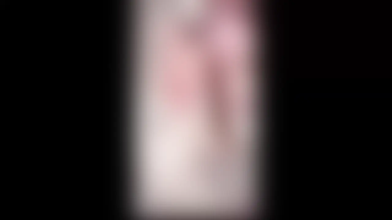 【20本限定販売】残り1本
Hカップ人気TikTokerちゃんを家に呼んで孕ませセックスしちゃいました
この動画は50本のみの販売です。※単品限定
売り切れたら販売終了して二度と販売しません。
○動画概要
超絶美女の人気TikTokerのいぶちゃん。
奇跡的な縁の繋がりで仲良くなることに成功。
バズった動画の服を持って家に遊びにきてって言ったら胸元ががっつり空いたその服をそのまま着てくる大胆な女の子。
(酔っ払ったら脱ぎ癖があるとかないとか)
本人の目の前で動画を見るというファンが知ったら嫉妬の嵐の間違いなしの贅沢を満喫。
気がついたらえっちな雰囲気になっていて電マオナニーを見せてもらう流れになってました。
イキ顔見てたらむらむらしてきたので服を脱がしてゴムなしで挿入。
普段は見た目に反して家に篭りがちで料理が趣味と言っていたけど、挿入してみるとセックスの耐久値は低め。
いつもの半分くらいのピストンで失神するかもって言ってました、、、
それでも顔が可愛すぎて余裕でいつでもイケちゃうぐらいに興奮してました。
最後は無責任に中に出しちゃいました。
神ちんぽって絶賛してくれてまた来週も会うことになりました。幸せ。
めちゃくちゃ可愛いからみんなに顔見せたいと思って、ダメ元で顔出しで動画投稿をお願いしてみたらなんとか許可取れました、、、
身バレなど様々な理由により予告なく販売停止する可能性があります。
単品購入すれば販売停止後もずっと視聴可能です。 (2/2)