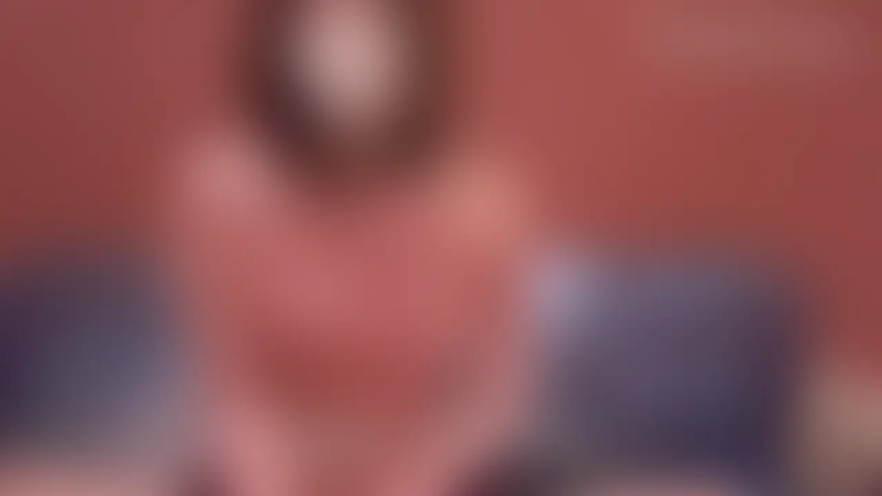 こんにちは！ひなです🥹 
 右上の「いいね♡」を押してから見て貰えると嬉しいです✨ 

 ∴∵∴ ୨୧ ∴∵∴ ୨୧ ∴∵∴ ୨୧ ∴∵∴ 
彼氏がいなくなって、ちょうど1年。
気づけば、夜が少しだけ長く感じるようになって、
スマホばかり触ってしまう日々。

誰かに触れたい気持ちと、
誰にも見せたことのない“私自身”を知っていく感覚…。

そんな時間が、今ではちょっとだけ愛しく思えるようになりました。

この1年、ひとりの夜にいろんな気持ちと向き合って、
少しずつ、自分の“好き”や“感じる場所”を知るようになってきて…。

今日は新しく買ったお気に入りの下着をつけて、少しだけ大胆に。
指先が肌をなぞる感覚、息が漏れる瞬間、
おもちゃが触れたときのゾクゾクするあの感じ…。

誰にも言えないけど、こうして記録することで、
どこか心が満たされる気がしてます。

セクシーとか、エロいとか、そんなふうに思われるかもしれないけど、
今の私は、ただ“自分を素直に受け入れたい”だけなのかもしれません。

普段はごく普通のOL。派手でもなく、特別でもない。
でもこの空間だけは、少しだけ本音を出せる場所にしたい。

見つけてくれて、ありがとう。
よかったら、最後までゆっくりと…私のこと、見てください。 (2/2)