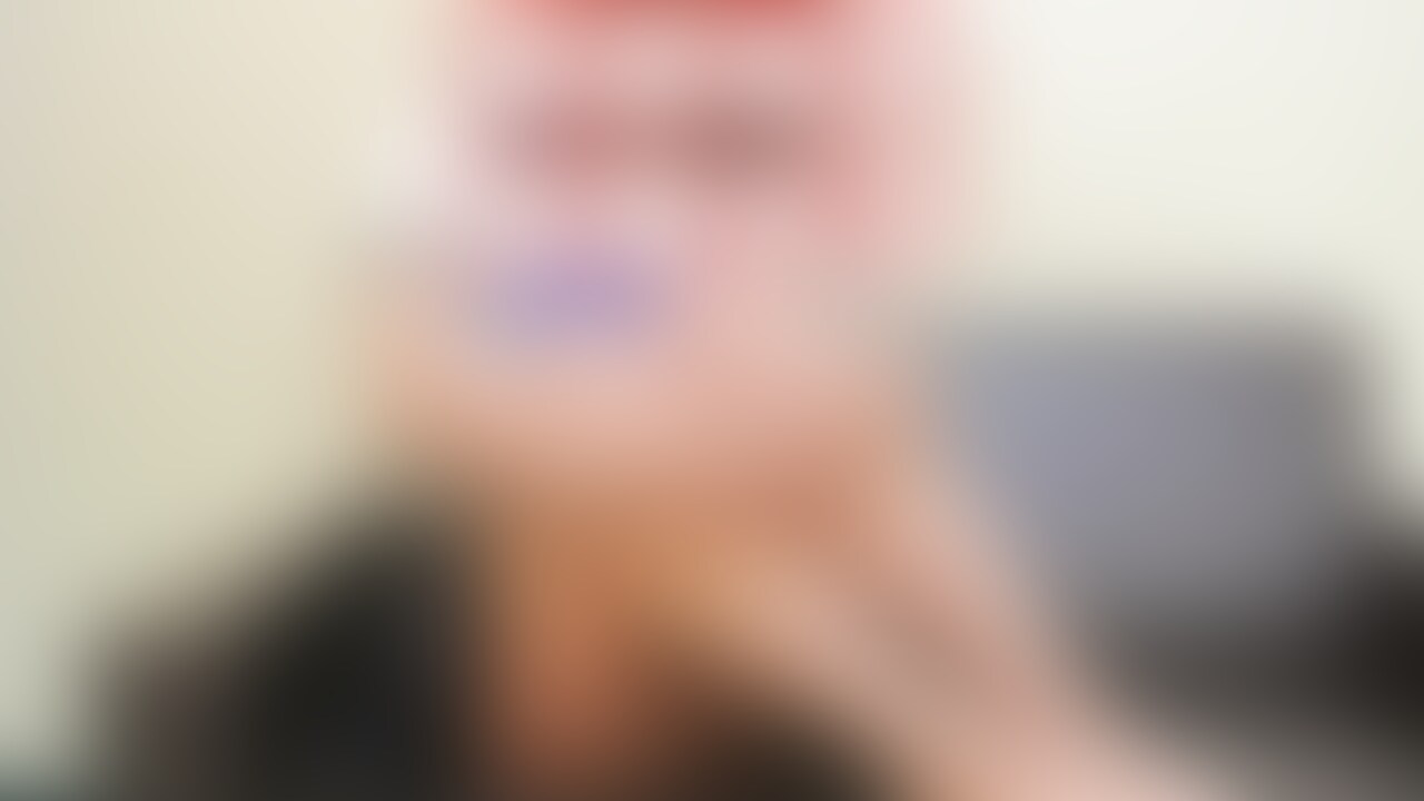 スレンダーで美脚女子のマナちゃん。
初めての撮影で緊張してるといいながら、電マ当てられたらすぐにエロモードに突入。
大きなアエギ声だしてすぐにイッちゃう敏感エロ女子でした。
恥ずかしがってましたが、フェラが予想外に積極的。涎ダラダラと垂れ流しながら頬張るエロフェラで奉仕してくれました。
俺にたまらずそのままソファで生ハメ!
いきなりの生ハメに驚きながらも入れられた途端にアエギ出す敏感エロ美女です。 (2/2)