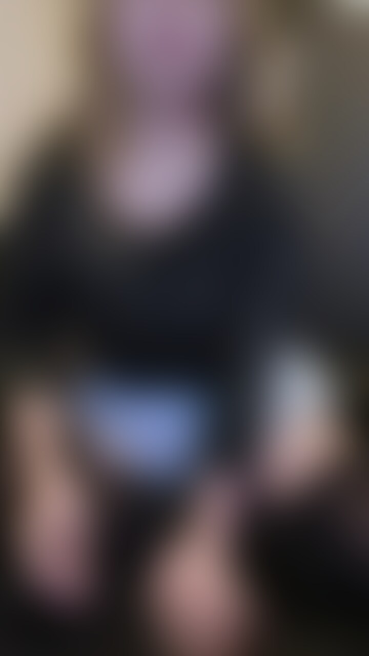 【初】目出しネカフェオナニー動画です🥺
指でえっちなところイジったり、ローター当てたり、おちんちんの模型ズボズボして気持ちよくなったりしてるところたくさん見られたいです🥺
イクとき声大きくて外に聞こえてないか不安でした🥺 (2/2)