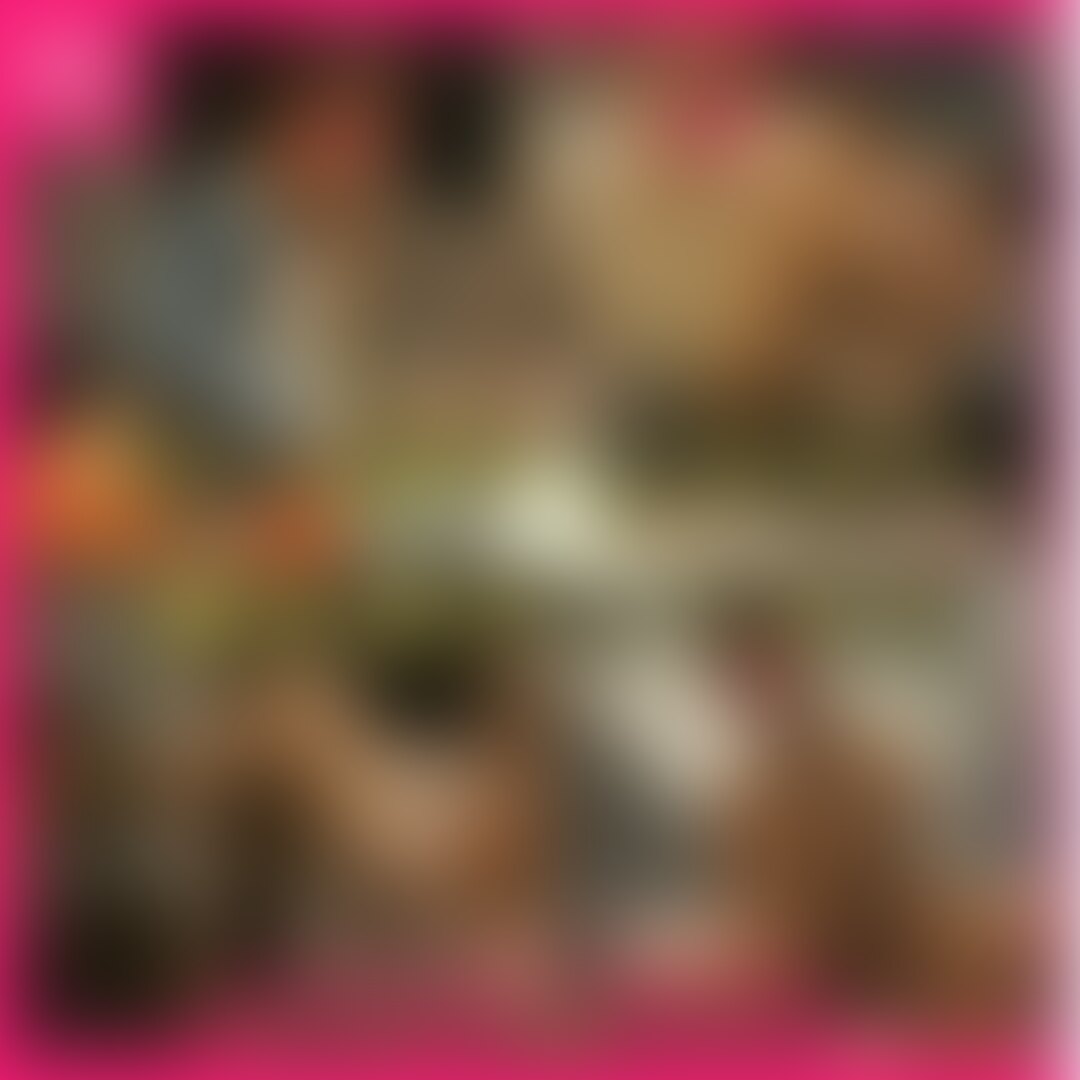 一番下の赤ちゃんのために離【▼続き▼】
乳食作りをするというので、これはチャンス⭕
裸エプロンでお料理してもらおう!と思い立ちました。
ファンの方が喜ぶから。という理由でゆりをそそのかし、
裸エプロンになってもらうことに成功。
ファンの方に選んでもらったエプロンを着ます。
そこから、恥ずかしながらも下着を脱いでいき、そこにはいやらしい体が。🤫
生まれてはじめての裸エプロンに緊張気味のゆり。
ボクは「料理を続けて」と指示します。
裸エプロンで料理を続けるゆり。
ここでイタズラしないわけにはいきません笑
いやらしいカラダをしているのが悪いですよね??
乳首を触ったり、おしりを撫でたり。
そのたびに、我慢しているのか小さめの声で鳴きます。
次はデンマをまんこにあてがってみます。
これにはビクッとなり「んっいやっ、あん💕」という声が漏れます。
しばらくイタズラしているとボクのちんこがふくらんできてしまいました笑
なので、お口で奉仕してもらいます。
(普段はママとして頑張っているのに、キッチンで自らのお口まんこで奉仕するってなんかエロいですね💦)
がまんできなくなってきたので、そのままバックで挿入。
もちろん、そのまま料理を続けてもらいます。
離乳食を作りながらもバックで攻められ、いやらしい声で鳴く妻ゆり。
「せっくすしながら離乳食を作ってます・・・」
と言わせると、自分で言っておいてそれに興奮したのか、まんこがきつくなります。
そのあとは、キッチンの床で正常位(潮吹きました笑)
そして、自らちんこを求めて騎乗位(はじめてゆりが自分から腰を動かしてイきました)
最後はバックで突いて、可愛い顔にぶっかけました・・・。
今回は、ゆりが自分から騎乗位でイっちゃったりと、意外なことがありましたが、
ファンのみなさまのおかげで、すごくいやらしい動画になりました・・・。
こんな妻の姿を見られるのが、ボクとしては不安であり嬉しくもあり何とも言えないですが、
ぜひ、お楽しみください!🦁🐰
たまに義理のお○○○さんさんとか、お義○○○さんとかこのキッチンで料理するんですが、そんなとこで○○○さんと交尾しちゃってごめんなさい笑 (2/2)