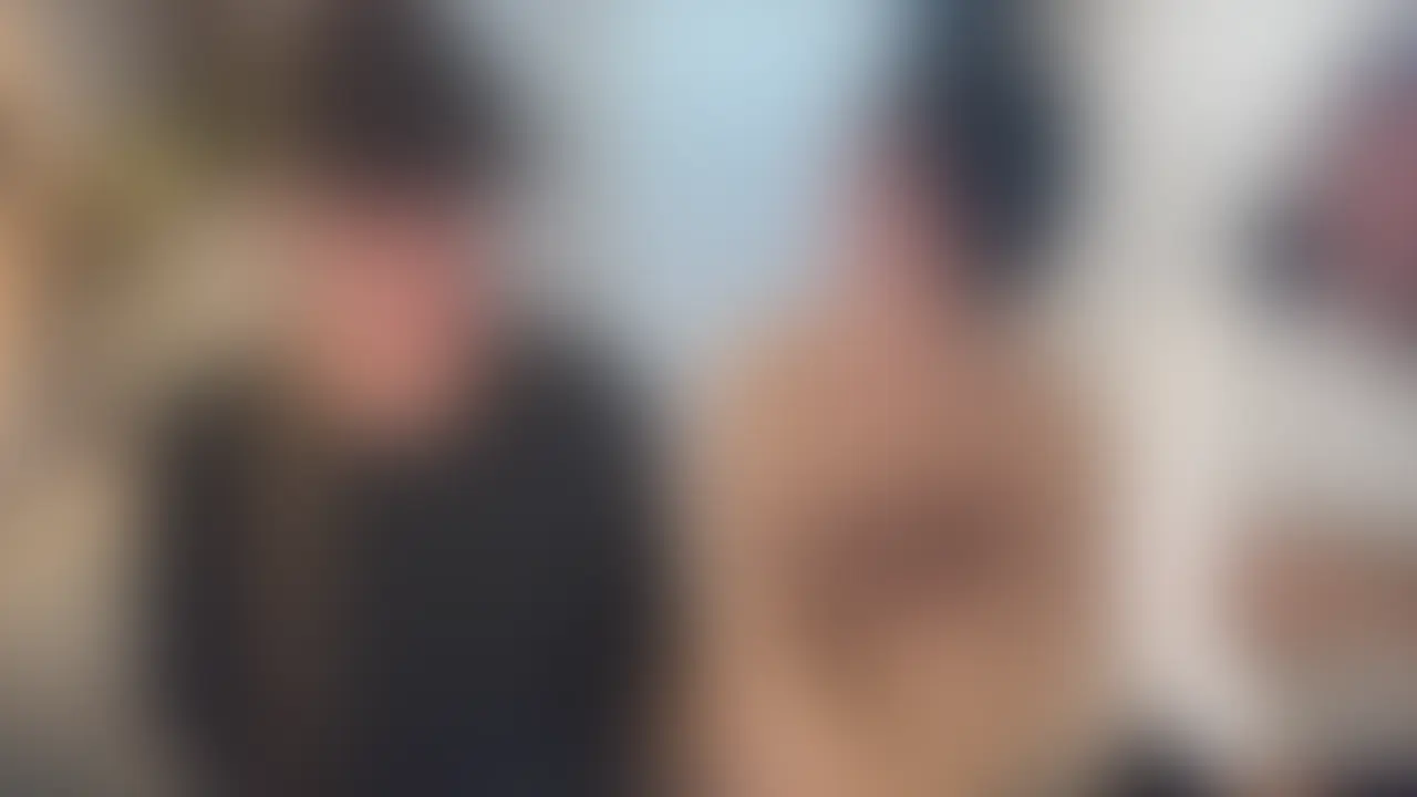 ショートカットの色白美大生を、3Pでハメて潮吹くまでハメハメしてきました👑
種付プレスと串刺しバックで、ずっとアヘアヘしちゃってて、
今まで出したことのない声、出ちゃったみたい😂
もちろん同棲中の彼には内緒で遊びに来てくれて、
前回来てくれたのがどうやら良すぎた模様、、
これは定期的に来てくれる予感、、、
この活動を始めてもうすぐ6ヶ月が経とうとしてるけど、
ほとんどの子がまた回して欲しいって連絡くれてて、
ほんと女性のエロスを解放できてて嬉しいです😌 (2/2)