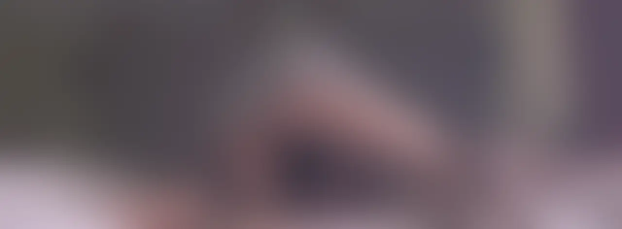 《2度目の騎乗位いきそうって何回も言うから"おま◯こ気持ちいい？ねえ気持ちいい？とかおち◯ぽでいかせて？って》前日朝日が昇る明け方まで寸止め手マンフェラクンニ前戯で2時間くらいお互い濡れまくって（自分自身キス耳舐めで濡れるという）朝3時半くらいに正常位で一旦何回か腰動かし合うものの翌日にお預けしてからの翌朝8時からお昼1時頃までの寸止め手マンフェラクンニ後の対面座位からの騎乗位。一度果てた後ゴムに沢山出した後数分後には手コキとかしてたら硬くなってて二度目の騎乗位攻め。自分で腰動かしたり向かうも下から突くように動かしてきて絶倫太めでオホ声喘ぎ止まらんかった
、さっき大量に出したばっかりなのに2度目の騎乗位でもういきそうって何回も言うから"おま◯こ気持ちいい？ねえ気持ちいい？とかおち◯ぽでいかせて？ってトロンってした顔見下ろしながら耳元で大量淫語喘ぎで2度目の射精促しつつセックス三年振りのハーフ太めの巨根とスクワット、インナーボールでおそらく狭め感度上がってる中の腰振りで淫語沢山喘ぎまくり未開拓の快楽の未知探検していきたい。 (2/2)