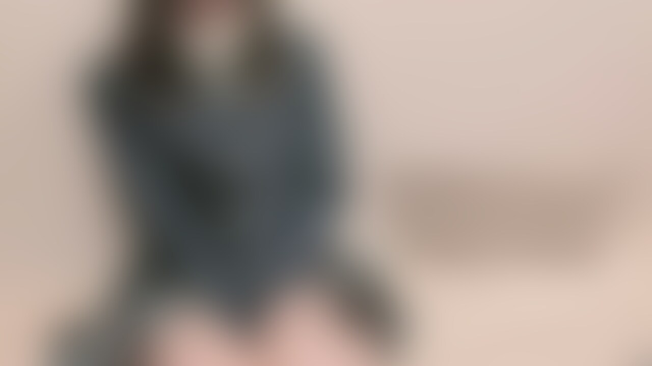 れいなの1人えち動画 #2
今朝、制服に着替えて朝ごはんも食べた後
ムラムラしちゃってどうしてもえっちしたくて...
時間がないのに我慢できなくてオナニーしちゃいました。
気持ちよくておもらしまでしちゃって、床がびちゃびちゃに...
急いで掃除しておもちゃも片付けてから家を出ました🥺🥺 (2/2)
