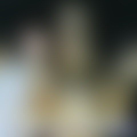 「★アナザー版+エクストラ★女同士の金粉ご奉仕③」
☆こちらはアナザーVERです。本編とは違うカメラアングルの映像となります。
☆さらに、通常版には含まれないインタビューと撮影の合間の様子など約19分の特典映像が収録されています。
藤木紗英チャンは既に、汚し役の横山夏希ちゃんにより「ペイントパイ」「ペイント」「銀粉」で一方的に汚されまくってます!
そして「金粉にまみれたい」という事でしたので、今回はその願望を叶えることになりました!
既に金粉まみれ願望のある藤木チャンなので、最初っからワクワクドキドキで金粉を塗られていきます! イヤイヤ汚されるのではなくドMモード全開!
身体から下まで塗られたら、いよいよ髪の毛と顔。
ハケに浸した金粉を目に垂らしていくという手法で、まず目を、そして顔を金粉塗り! 塗り残しは手で丁寧に塗りつぶしていきます。
全身が金色の彫像のようになったらエロプレイ開始! ご奉仕がメインですが、まずは汚し役の汐見チャンが藤木チャンの巨乳をまさぐったり手マンをしたり責めます! まさぐられている時の藤木ちゃんのエロい喘ぎ声・身体をくねらす様子が見所!
そのお返しで、金色の藤木チャンが指舐め・足舐め・乳首舐めなどを、金色の舌でリップご奉仕。顔を踏みつけられながら床を舐めたり、おなじみの洗面器への顔面突っ込みや、顔面へのぶっかけ、うがいなどのハードメッシープレイももちろん健在!
そして、クンニ! いろいろと体勢を変えながらのクンニで、顔面や口に金粉をぶっかけられなからのクンニももちろんあります! 最後は仰向けになった藤木チャンの顔にまたがっての顔騎クンニ!!
SM性の高い、一方的な金粉塗りと金粉ご奉仕ですが、藤木ちゃんの反応がエロくて魅力ある作品に仕上がっています!!
・アナザー版には、撮影後のインタビューと、撮影の途中の合間の様子など合計19分の通常版には収録されていない追加映像が含まれています。 (2/2)