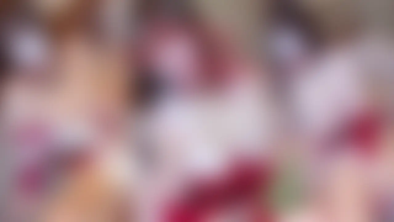 はじめに「いいね♡」を押していただけると嬉しいです❣️
ハッピーメリークリスマス🌟🌟🌟
今回はクリスマスに合わせて可愛いサンタコスプレしました🧑🎄🎄💓
胸元が大胆すぎる超セクシーなエロユキサンタだよ😆✨❣️
まずはソファーや立ち姿で、じっくり全身チェックされちゃった💓💓
胸元きわどすぎて乳首が見えてたらしい...笑
彼も我慢できなかったみたいでおっぱいをさわさわ…😆💓
そのままベッドに移動していっぱいいちゃラブしたよー😆💓
今回も主観風41分で臨場感たっぷりです🥰💓
クリスマスはぜひ、ユキサンタでハッピーメリクリしてくださいね🧑🎄💓
いつも「いいね♡」や温かい応援、本当にありがとうございます🥹✨
みなさんの反応が活動の励みになっています❣️
これからもゆるえち動画たくさんお届けしていきますので応援頂けたら嬉しいです💓 (2/2)